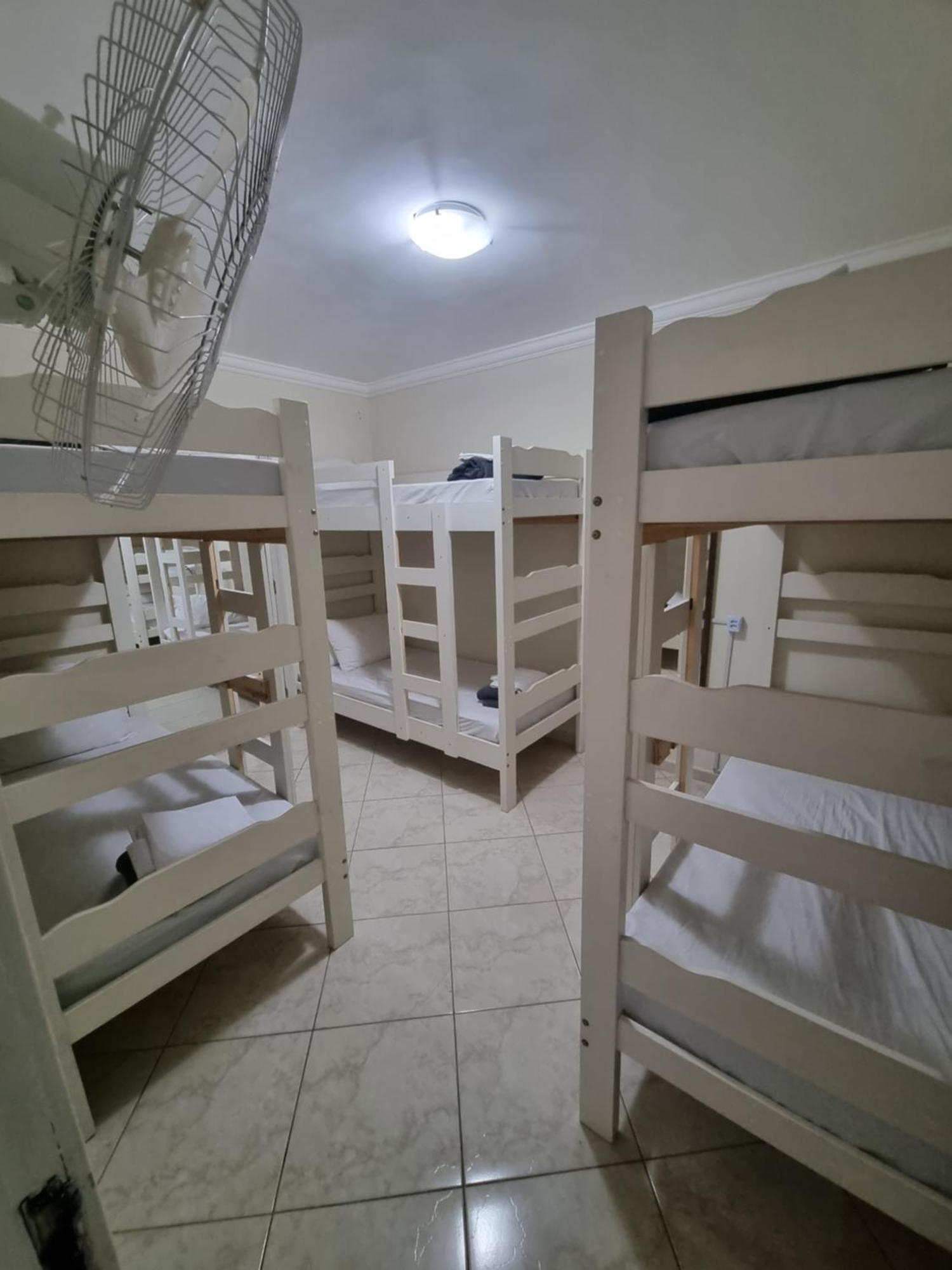 Zenit Hostel Da Cris Cabo Frio Bagian luar foto